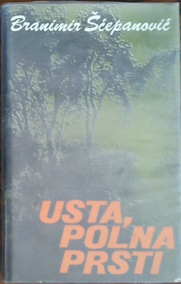 Usta, polna prsti