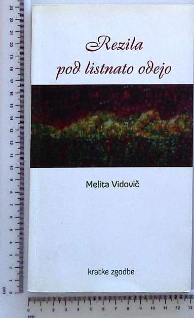 Rezila pod listnato odejo
